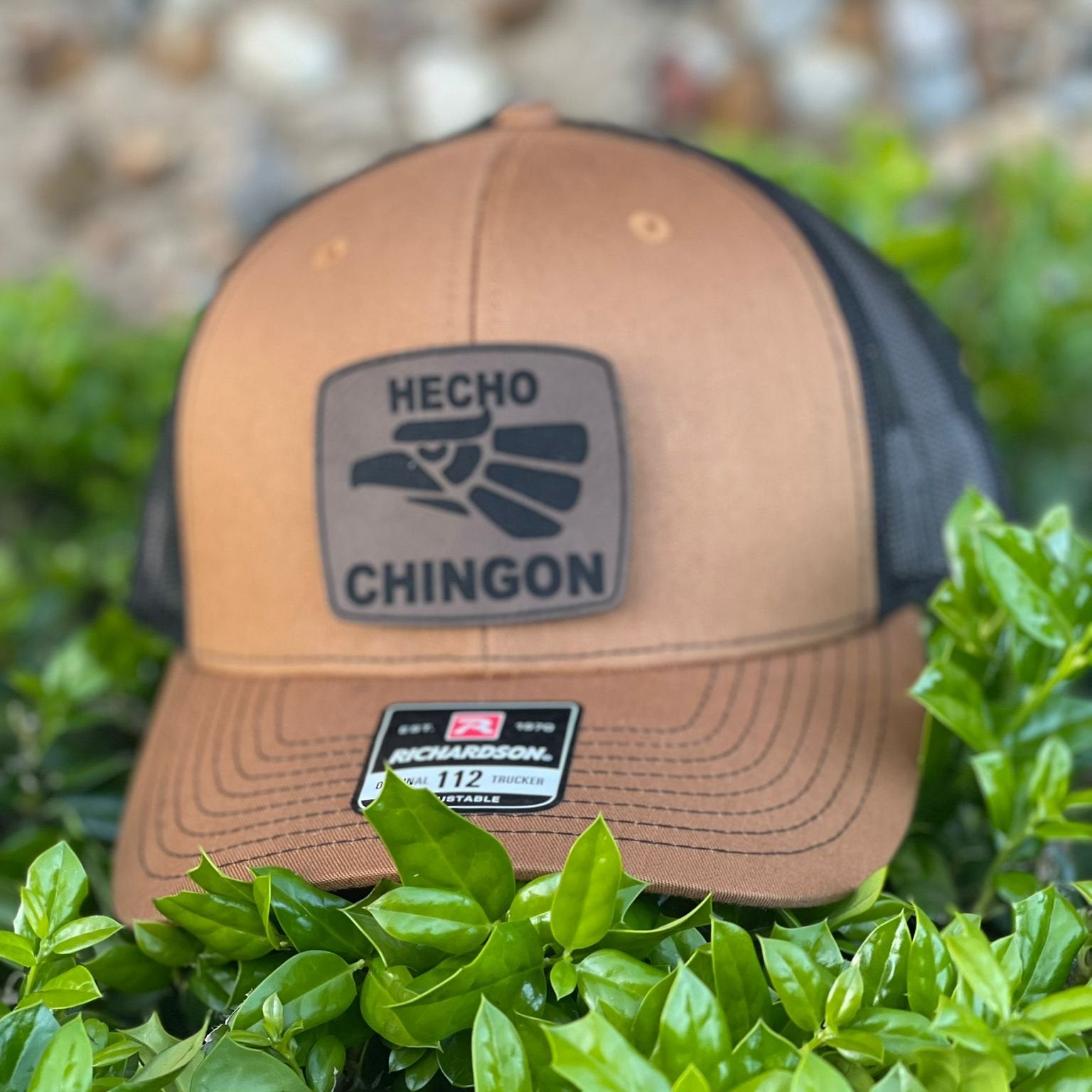 "HECHO CHINGÓN" ENGRAVED HAT – EAGLE DESIGN - Gicela Aleman