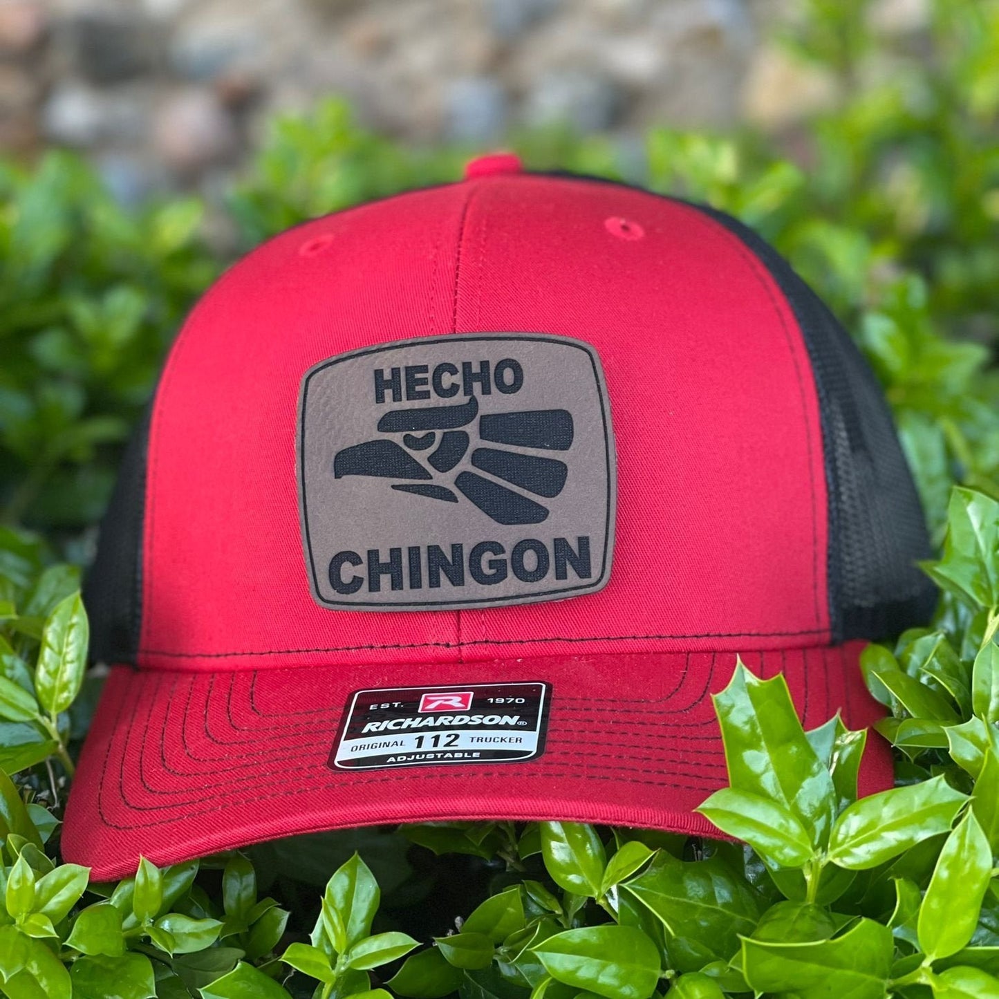 "HECHO CHINGÓN" ENGRAVED HAT – EAGLE DESIGN - Gicela Aleman