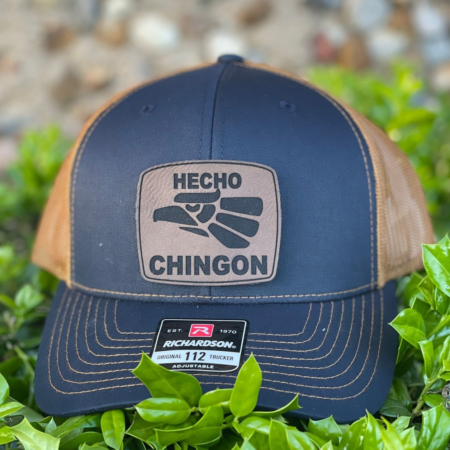 "HECHO CHINGÓN" ENGRAVED HAT – EAGLE DESIGN - Gicela Aleman